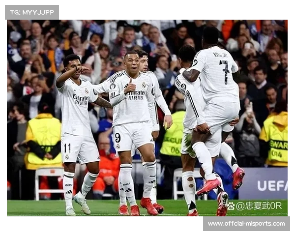 皇马三后卫体系渐入佳境，阿隆索成功改造安切洛蒂旧阵